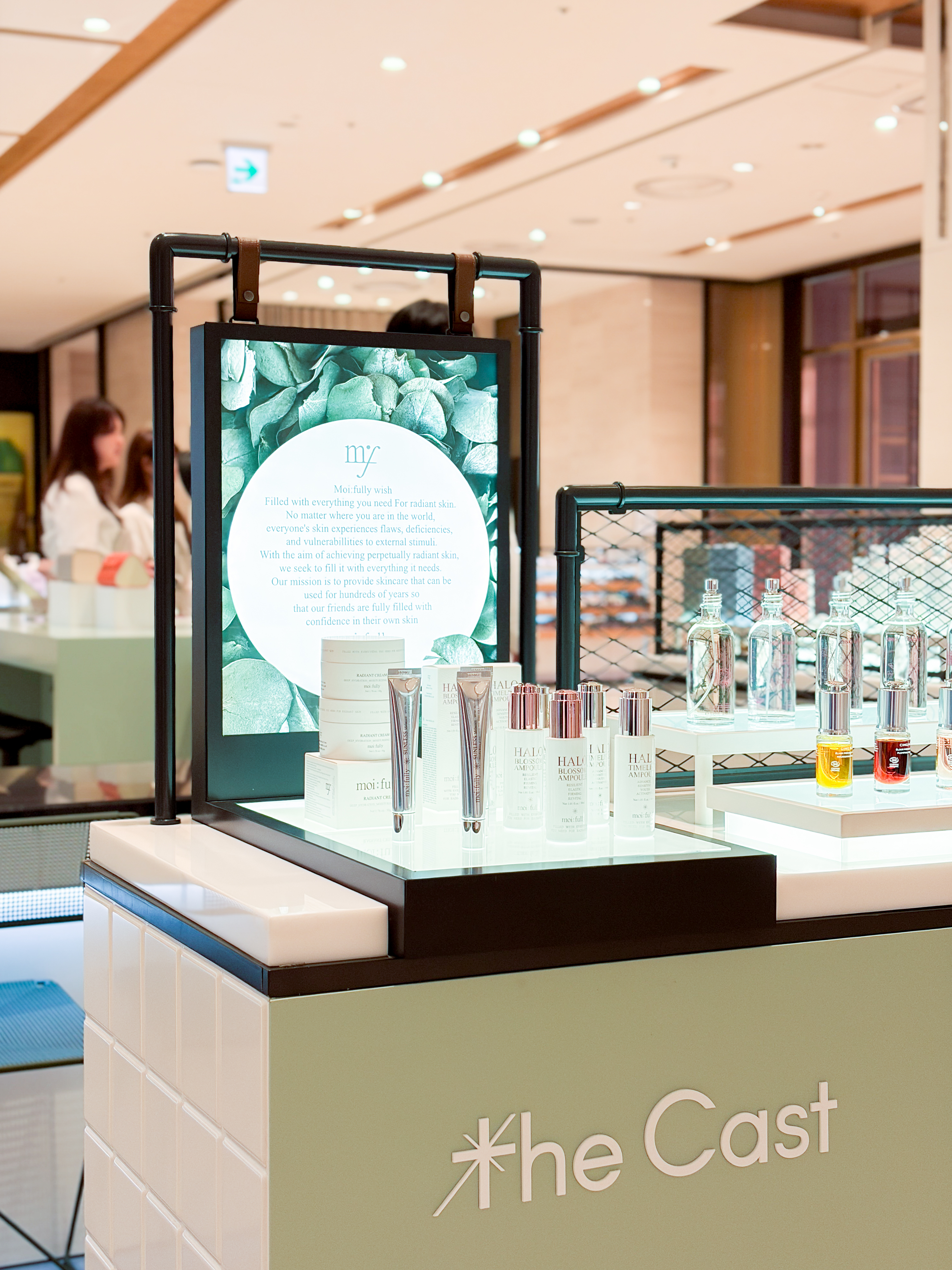 더캐스트 오프라인 스토어 내부 7
